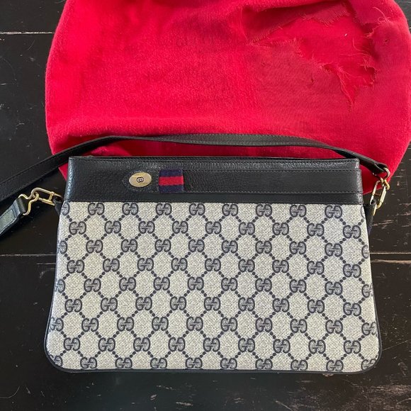 Gucci Handbags - Gucci Vintage Crossbody